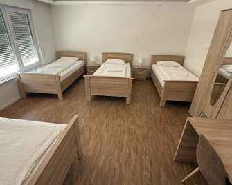 House in Sarstedt! contactless check-in - Sarstedt - Bedroom