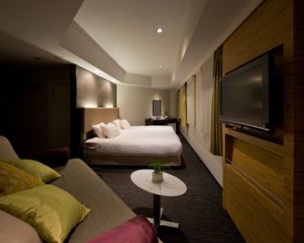 E Hotel Higashi Shinjuku - Tokio - Habitación
