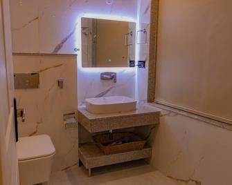 Hotel El Castello - לה - סלון