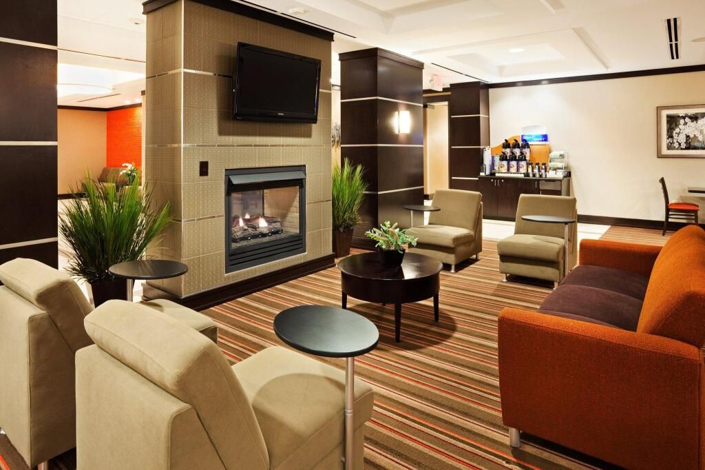 Holiday Inn Express & Suites Charlotte Southeast - Matthews By IHG - Matthews - Lounge