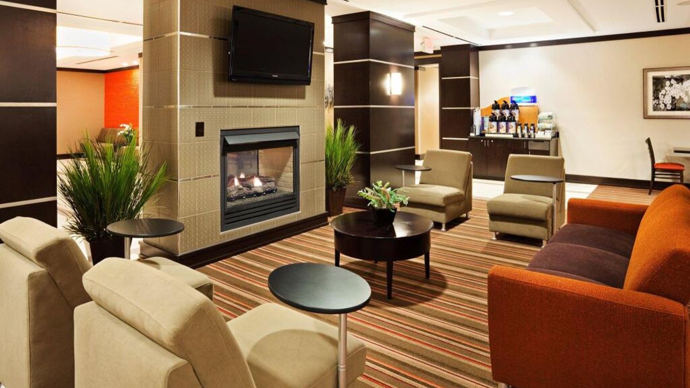 Holiday Inn Express & Suites Charlotte Southeast - Matthews By IHG