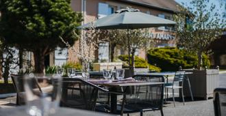 Sure Hotel by Best Western Chateauroux - Châteauroux - Patio