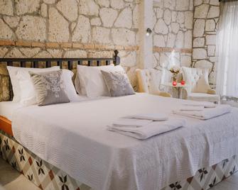 Deruni Butik Hotel - Cesme - Habitación