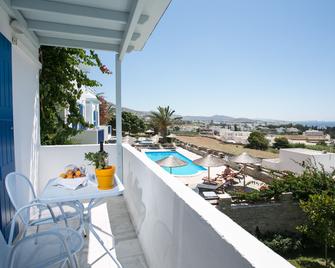Pyrgaki Hotel - Parikia - Balcony