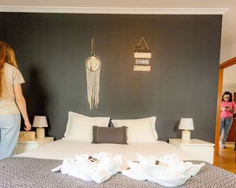 Olis House in Angra do Hero smo - Angra Do Heroísmo - Quarto