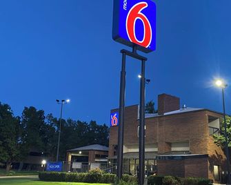 Motel 6 Oklahoma City Ok Fairgrounds West - Oklahoma City - Bygning