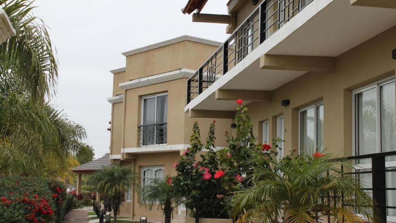 Brisas del Lago Apart y Hotel