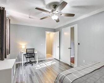 Tallahassee Home with Yard Less Than 2 Mi to FSU Campus - Tallahassee - Bedroom