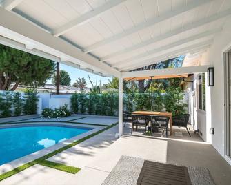 King Suite / Free Heated Pool / Bbq / Newly Renovated - Encino - Pool