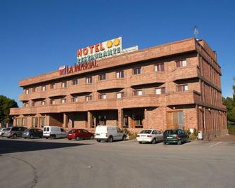 Hotel Restaurante la Imperial - Pedrola - Gebäude
