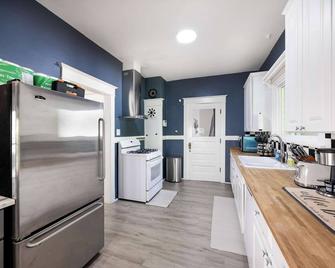 Bright 3BR Home Near UW / Children Hospital w| gym - Seattle - Cuisine
