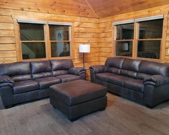 Tranquility and views - Keeseville - Living room