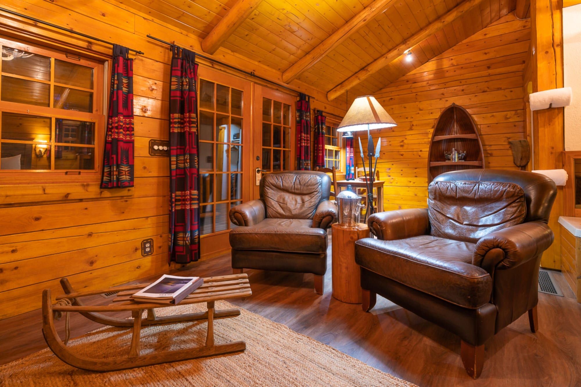Baker Creek By Basecamp - Lake Louise - Salon