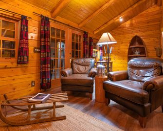 Baker Creek By Basecamp - Lake Louise - Living room