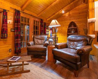 Baker Creek By Basecamp - Lake Louise - Salon