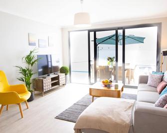 Villa Sundowner - Prazeres - Living room