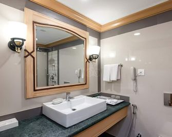 Fortune Resort Sullivan Court, Ooty - Member Itc Hotels' Group - Ooty - Baño
