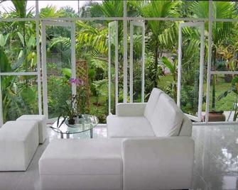 Franjipani Home - Mae Rim - Wohnzimmer