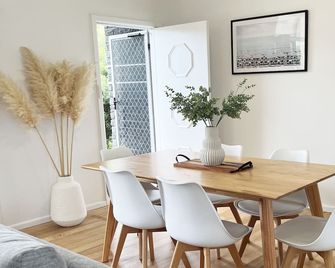 Capel Sound Soul Escape Cosy Beach House newly Furnished And Renovated - Capel Sound - Comedor