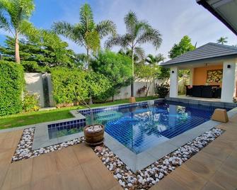 Lipa Talay Hok - Maret - Piscina