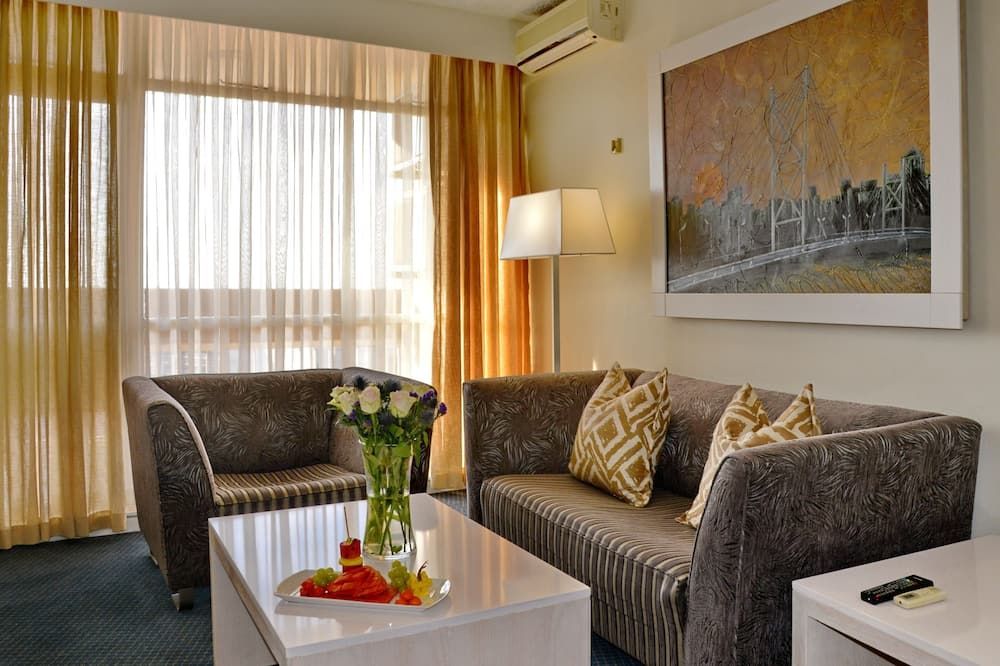 The Parktonian All Suite Hotel thumbnail 3