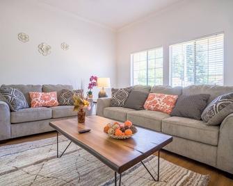 Fragrant Rose-Ville Beauty | Cozy Modern Paradise - Roseville - Living room