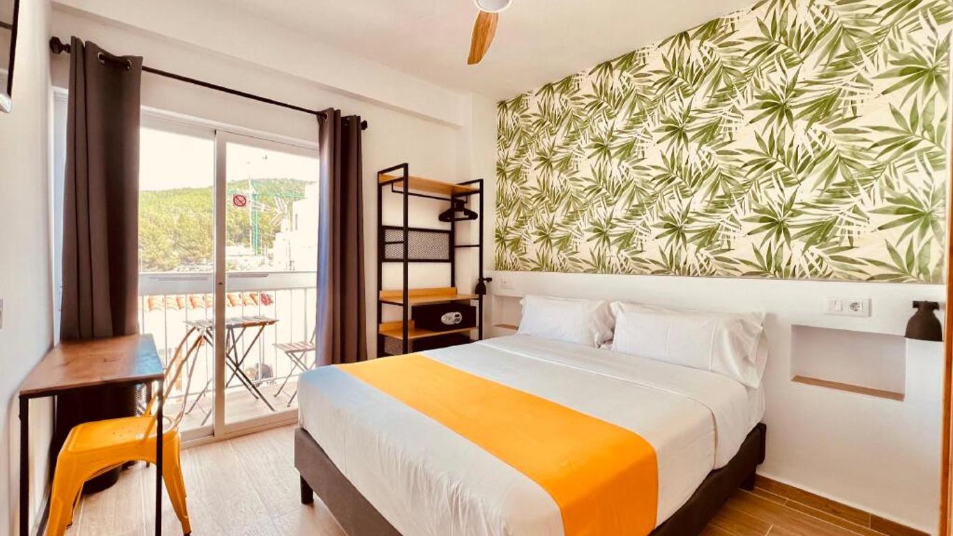 Nanit Rooms Ibiza Hostal