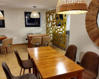 1 room with bathroom and breakfast near Urederra. - Allín - Restaurante