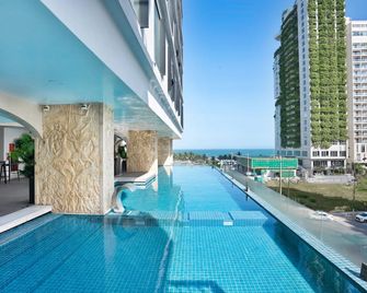Cicilia Hotels & Spa Danang - דה נאנג - בריכה