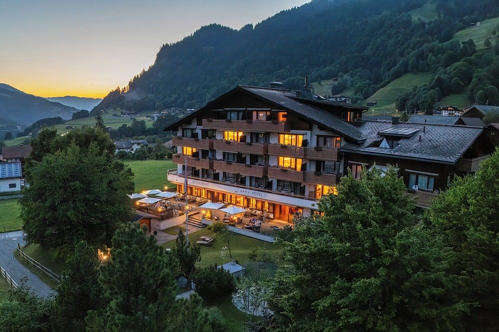 Sunstar Hotel Klosters - Klosters-Serneus - Budova