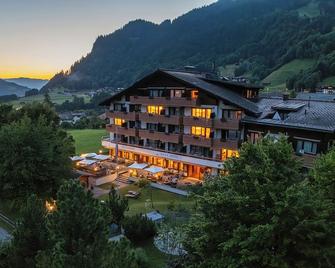 Sunstar Hotel Klosters - Klosters-Serneus - Gebäude