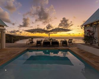 Ceblue Villas & Beach Resort - The Valley - Piscina