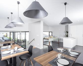 Praia de Santos - Exclusive Guest House - Ponta Delgada - Dining room