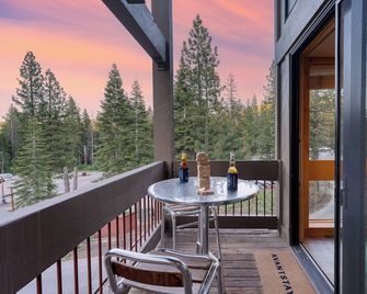 Village Studio by Avantstay Minutes to Lifts - Truckee - Μπαλκόνι