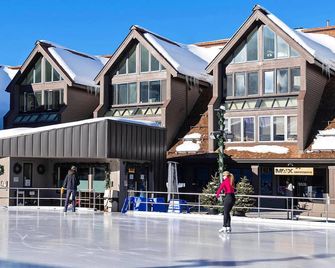 Free Ski Rental Updated Park City Ski Home | Private Hot Tub | Walk to Skiing, 200 Yards to Lift - Park City - Building