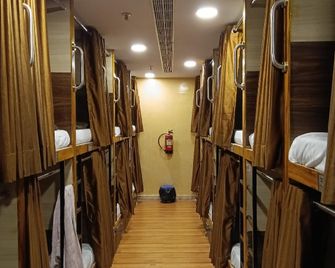 Kushi's Nap N Go Dormitory - Visakhapatnam - Hallway