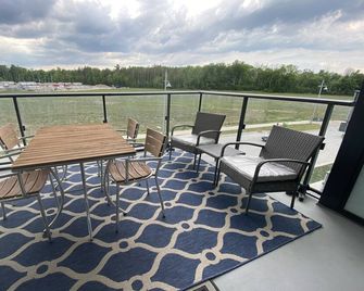 Friday Harbour Resort on Lake Simcoe - Barrie - Balcony