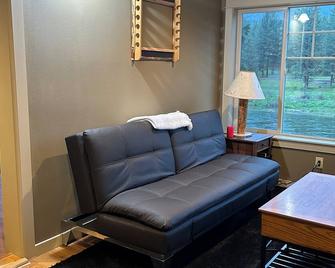 Clark Fork Hideaway - Superior - Living room