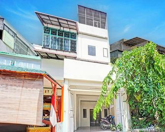 Hotel O Mandala Near Universitas Negeri Medan ( Unimed ) - מדאן - בניין