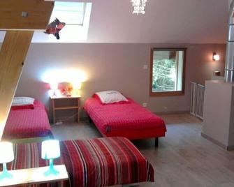 Spacious and comfortable mountain chalet, 4 , near Payolle, Pic du midi - Campan - Bedroom