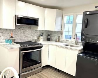 Waterfront Beach House 30 Min from New York City - Bellmore - Cocina