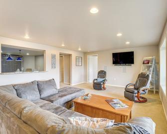 Fish And Hike Apartment With Pool Table - Ketchikan