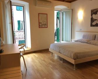 La Dolce Vita - ريوماغيور - غرفة نوم