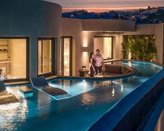Senses Luxury Houses - Thera - Piscina