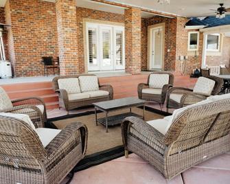 Large & Spacious Home, Sleeps 23+ Near Slc - South Jordan - Patio