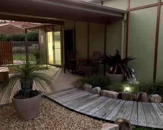 Moonee Habitat B&B - The Perfect Stopover - Moonee Beach - Patio