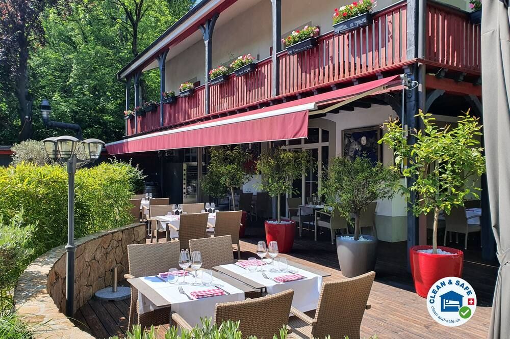 شيز مامان هوتيل آند ريستورانت