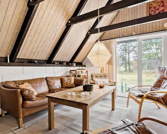 Charmerende sommerhus - natur, hygge og ro - Ringkobing - Olohuone