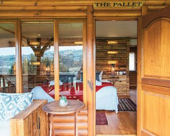 The Log Cabin - Stellenbosch