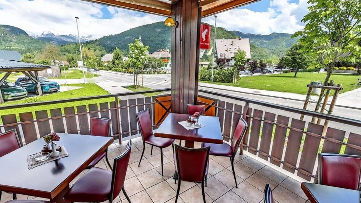 Hotel Tripic, Restaurant And Pizzeria